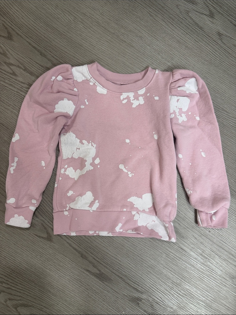 Grayson Mini Girls Pink Puff-Sleeve Sweatshirt with White Paint-Style Detail 3T